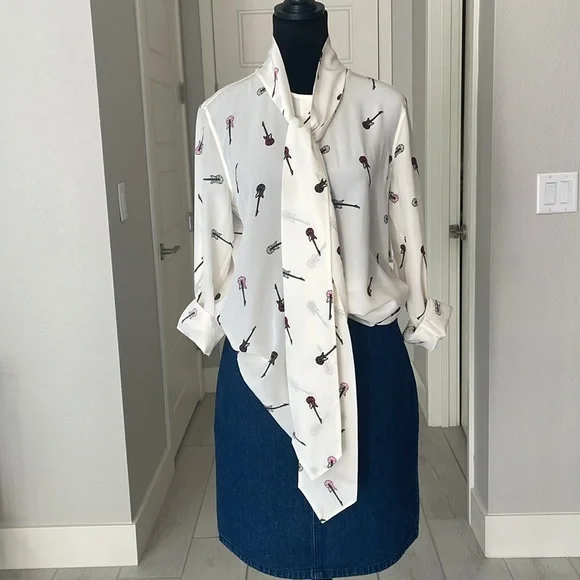 NWT Equipment Femme 💯Silk Top Size S - Picture 3 of 15